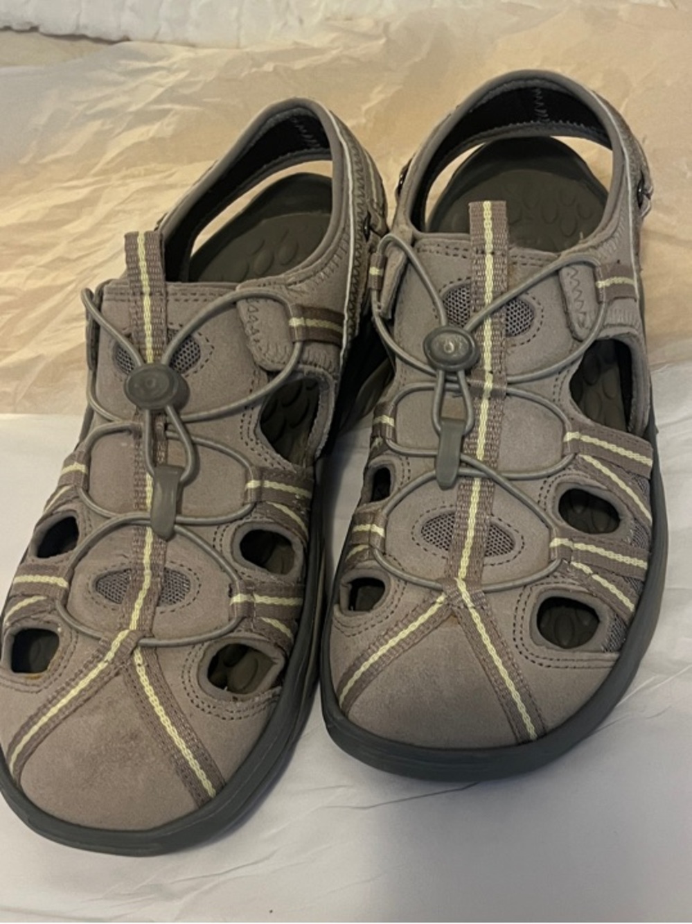 Privo by Clark's Fisherman sandal, size 6.5